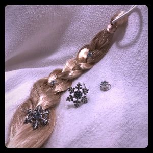 Disney Orig. Elsa Braid & crystal Barrettes & pins